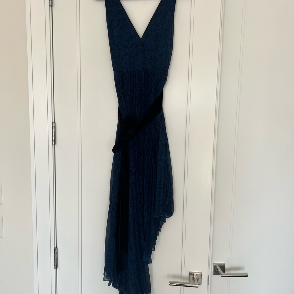 NWT Alice + Olivia lace midi dress pleated & asymmetrical size 8 - Picture 8 of 11